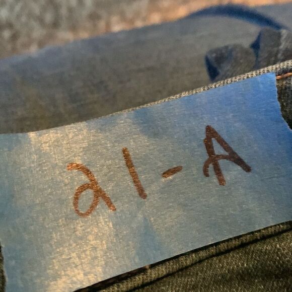 OLD NAVY, Rockstar, super skinny, mid rise,  seam up middle leg, size 4 - Picture 12 of 12